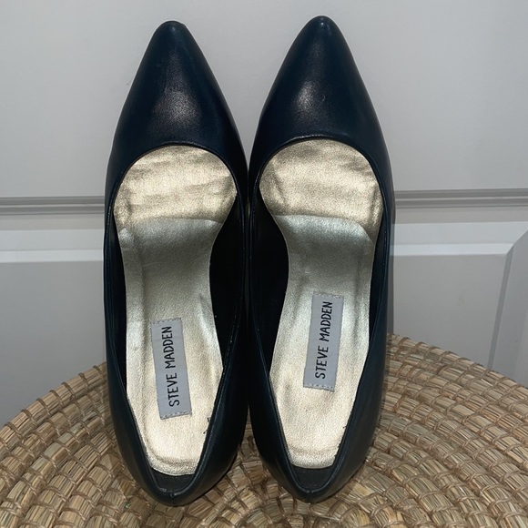 Steve Madden Nilla Black Leather Pumps - Picture 2 of 12